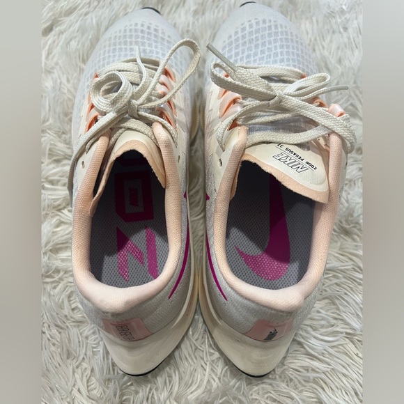 Nike Women's Air Zoom Pegasus 37 Running Sneakers - Size 9 - Picture 6 of 10